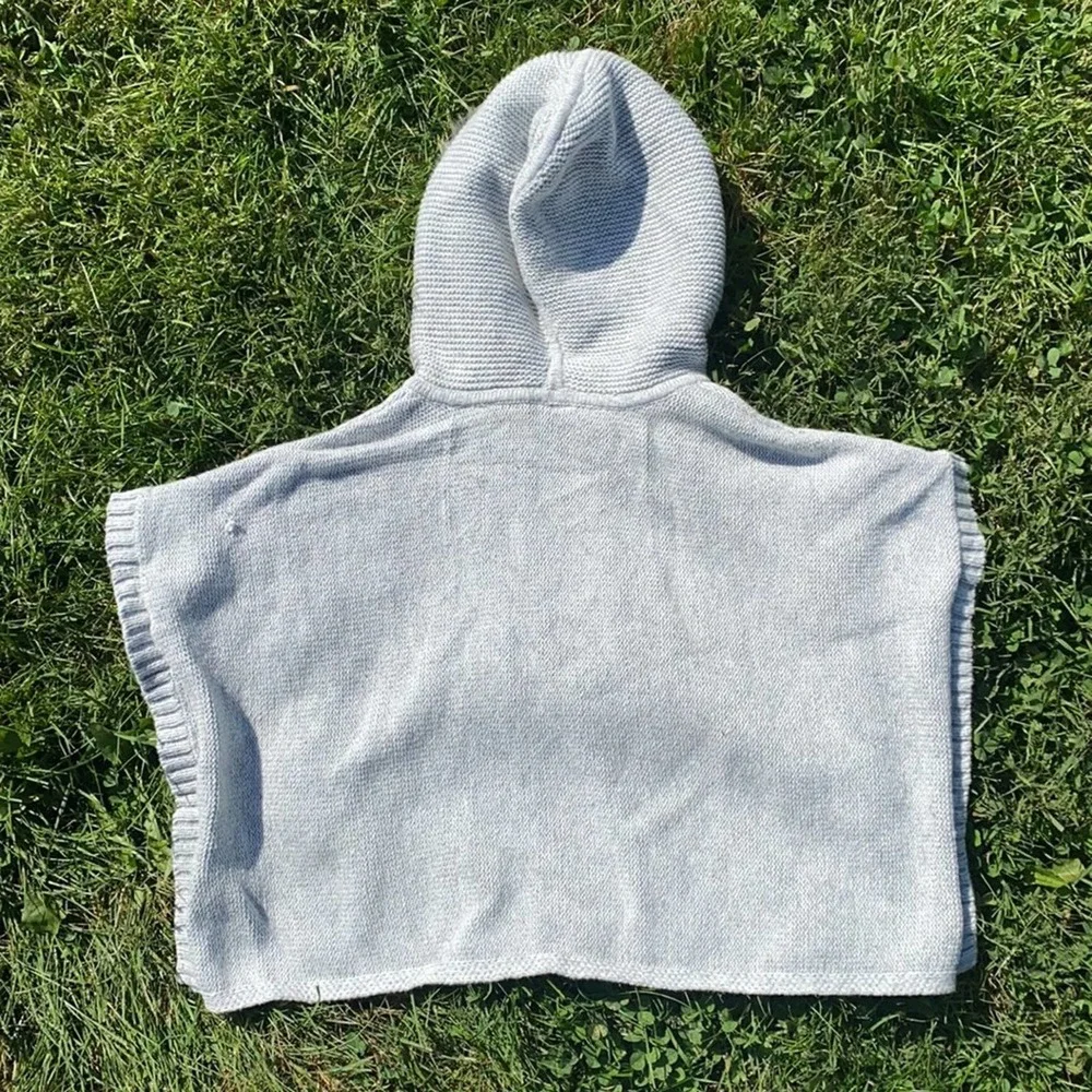 BabyGap Cable Knit Poncho with Faux Fur Trimmed Hood (3T)